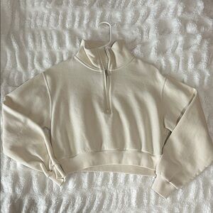 Hollister Cream Quarter-Zip cropped Sweatshirt